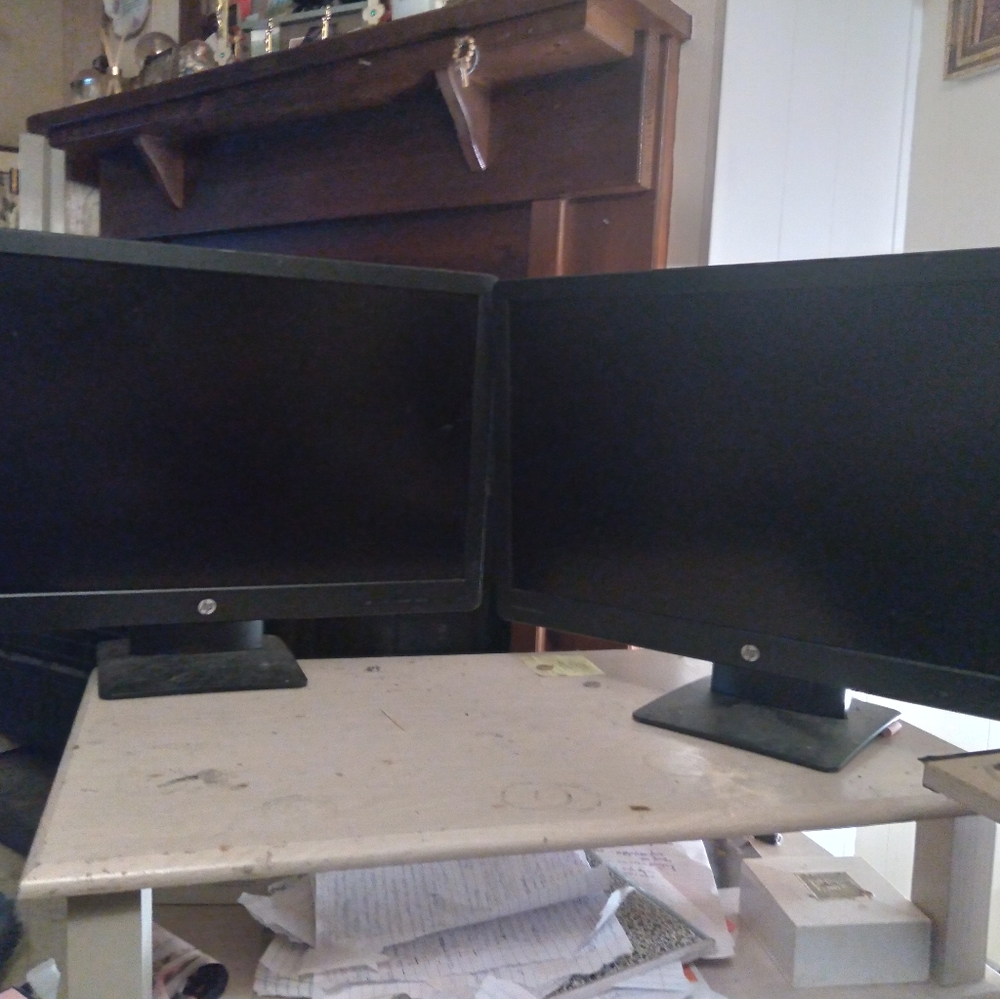 Computer Monitors - Picture 3 of 3